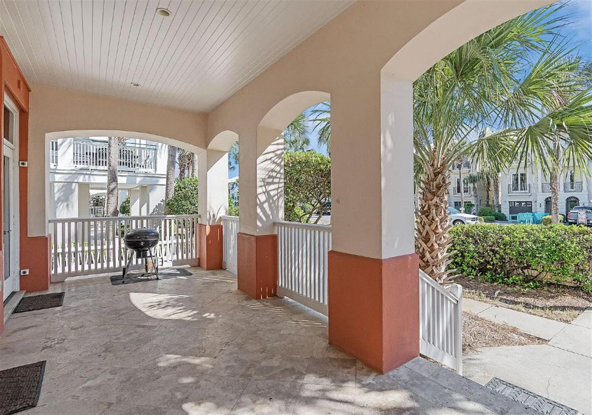 Large front porch great area to grill or for parking bicylces