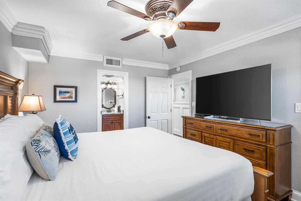 HSRC 506 Bedroom With King Bed