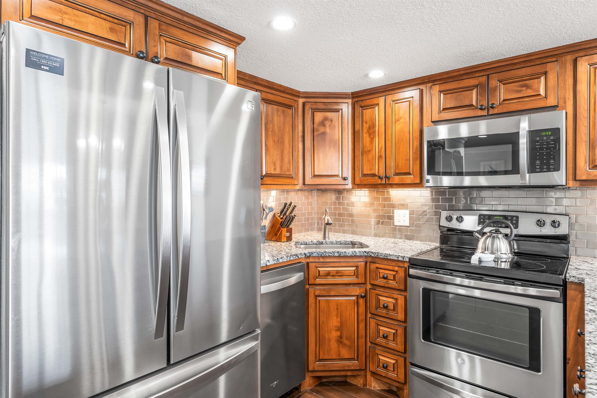 HSRC 506 Kitchen With Stainless Steel Appliances