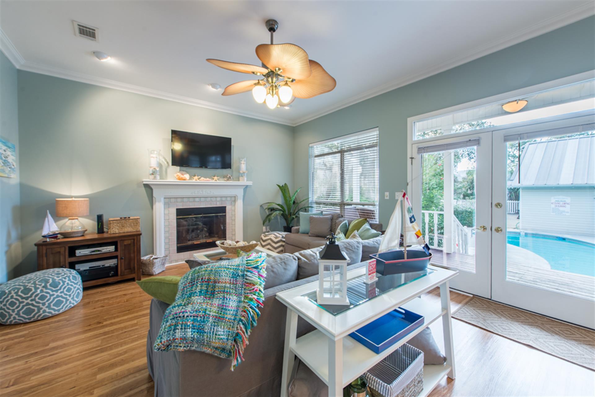 Living Area on 1st Floor with an amazing Pool View