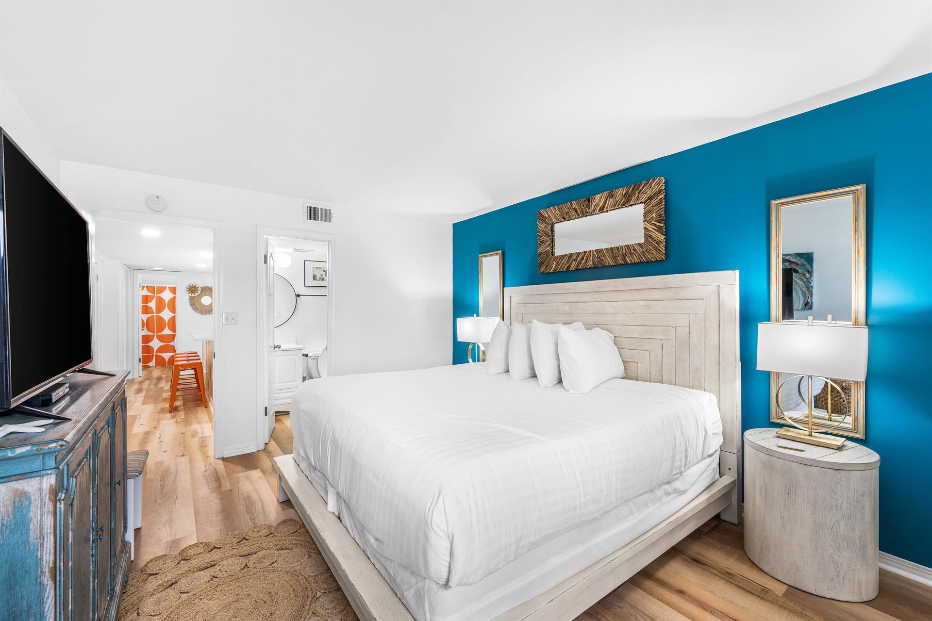 HSRC 604 Master Bedroom With King Bed