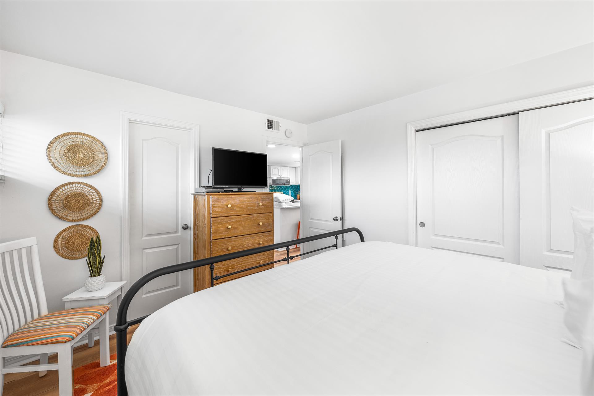 HSRC 604 Second Bedroom With King Bed