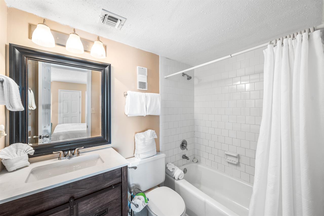 HSRC 717 Master Bathroom