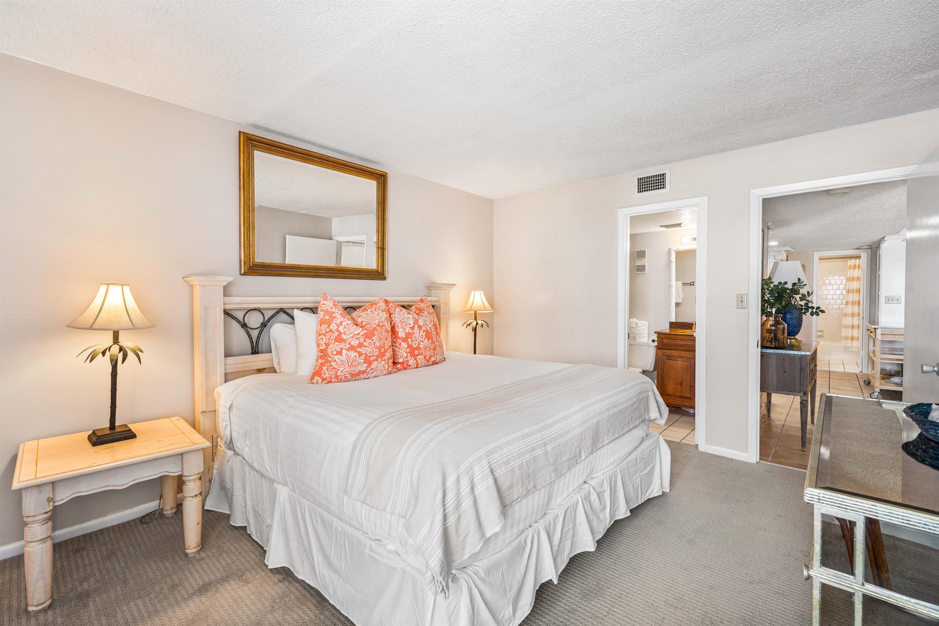 HSRC 408 Master Bedroom With King Bed