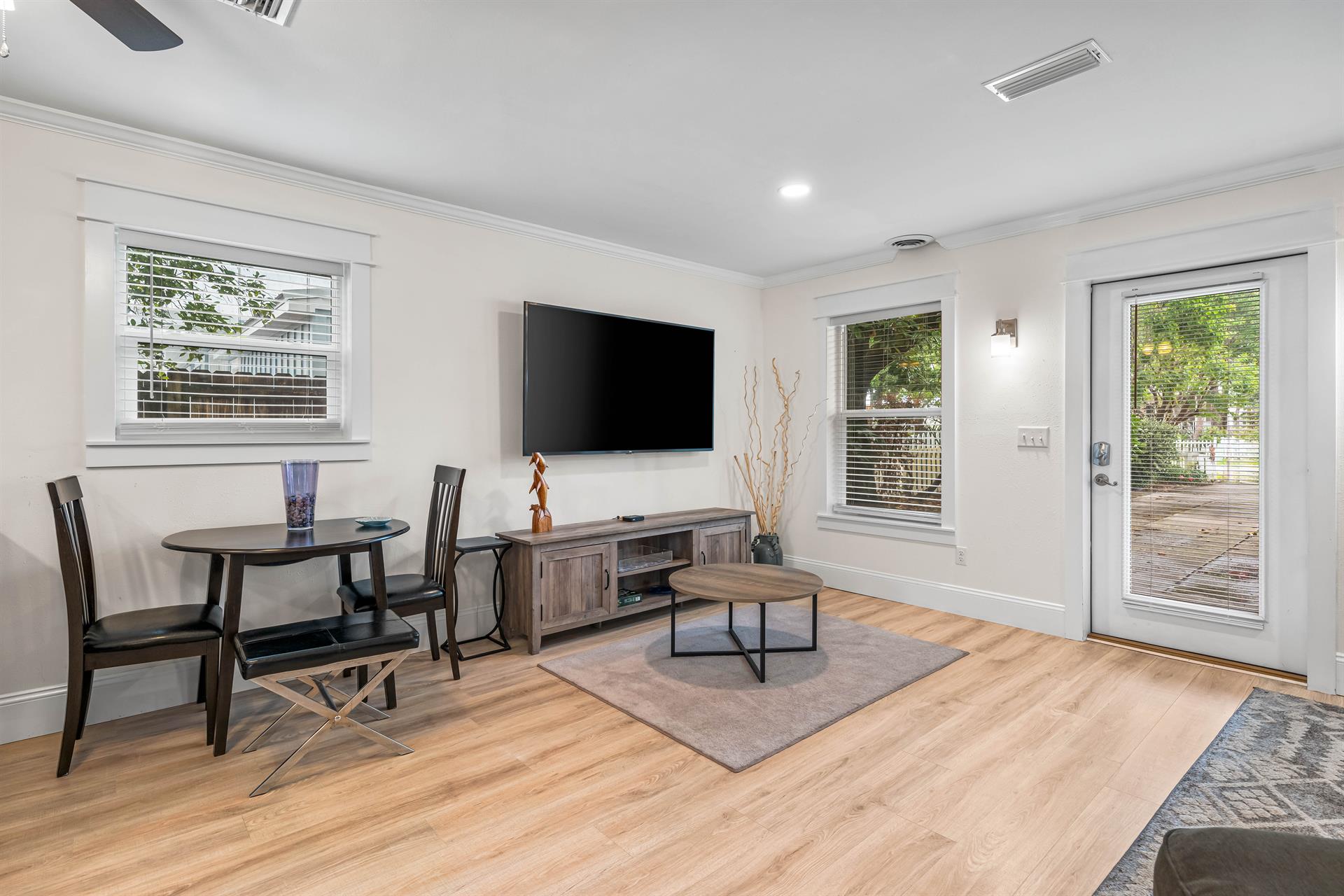 Guest house first floor has a 70 Smart TV.