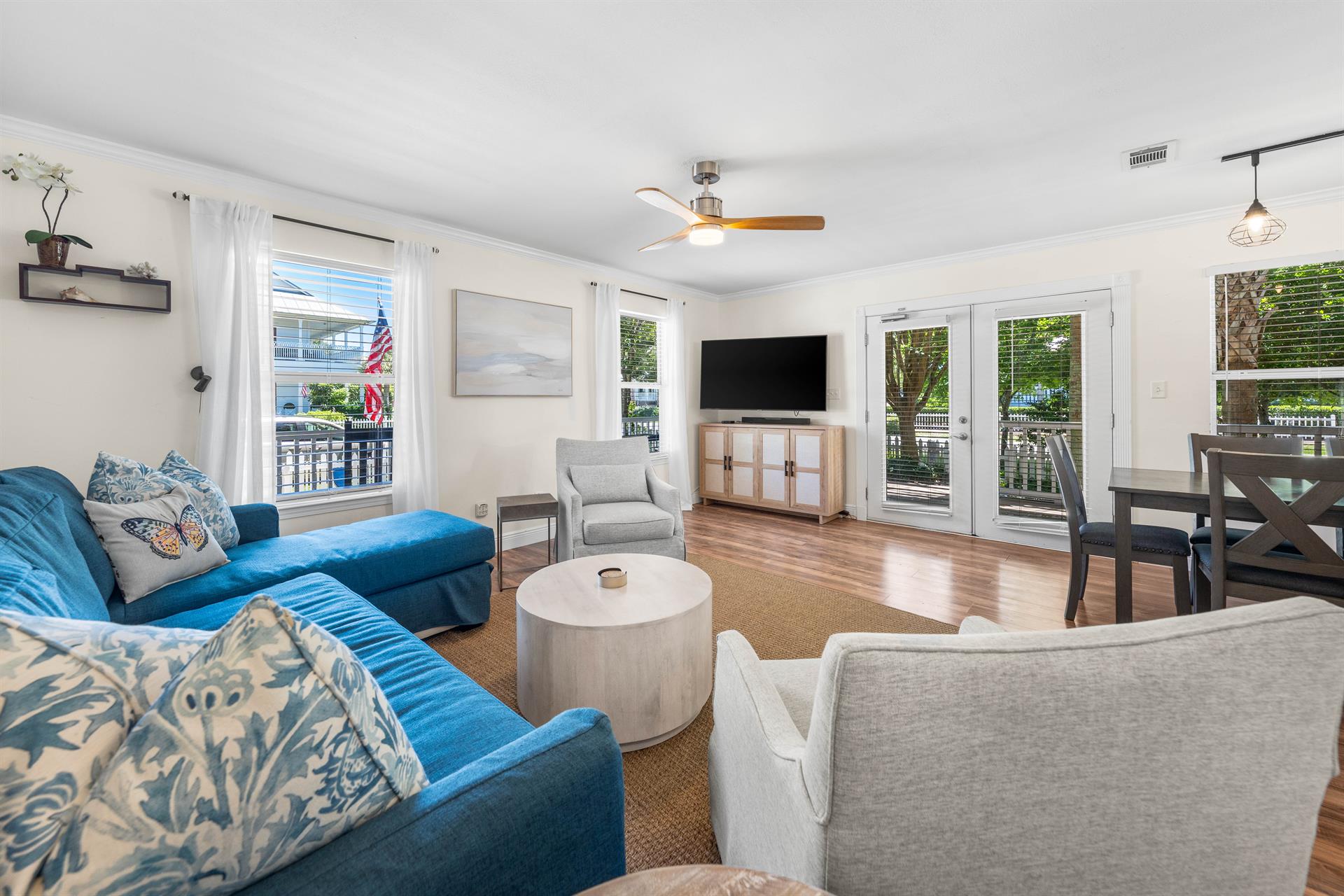 Living area with a 60 Smart TV