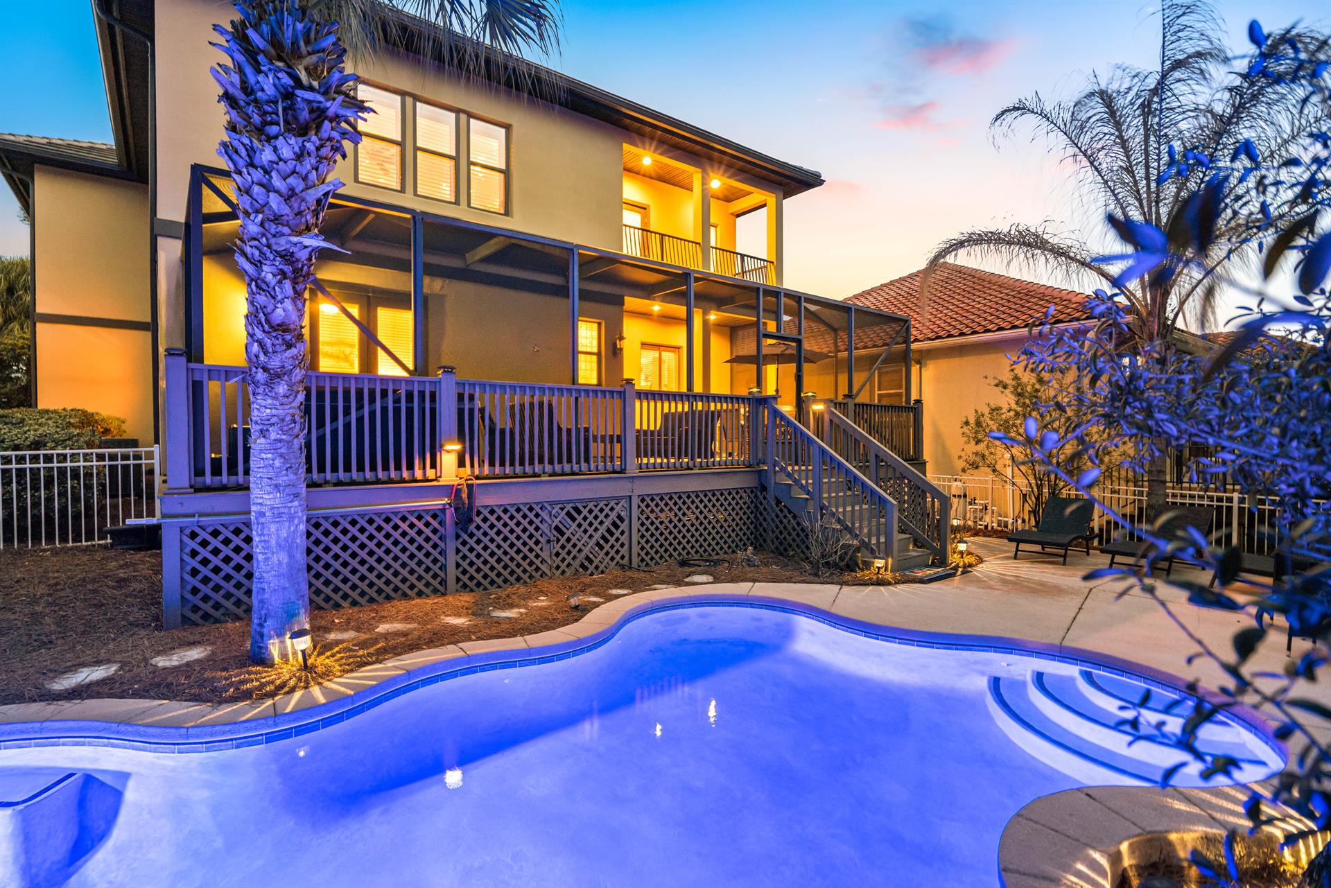 Large Private Pool Fenced In