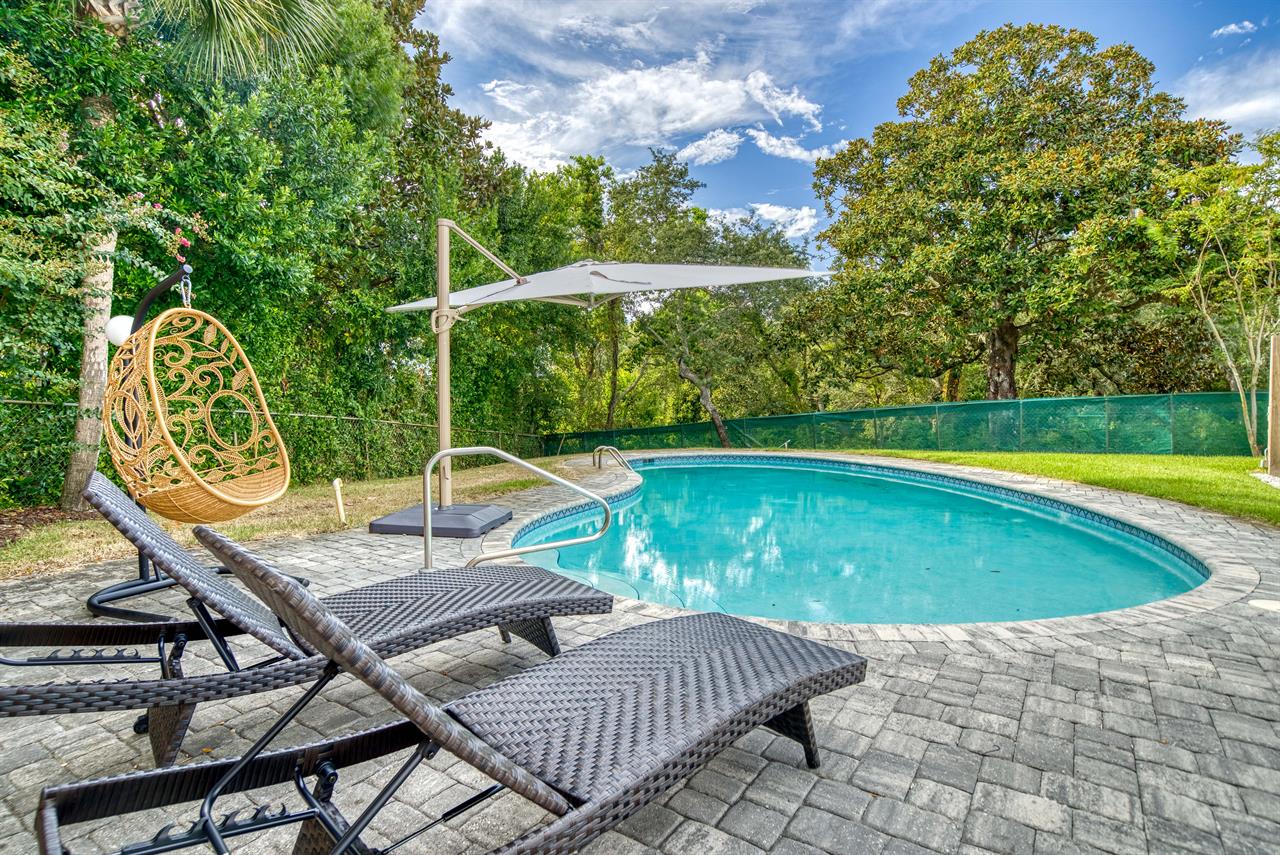 Large Private Pool Fenced In