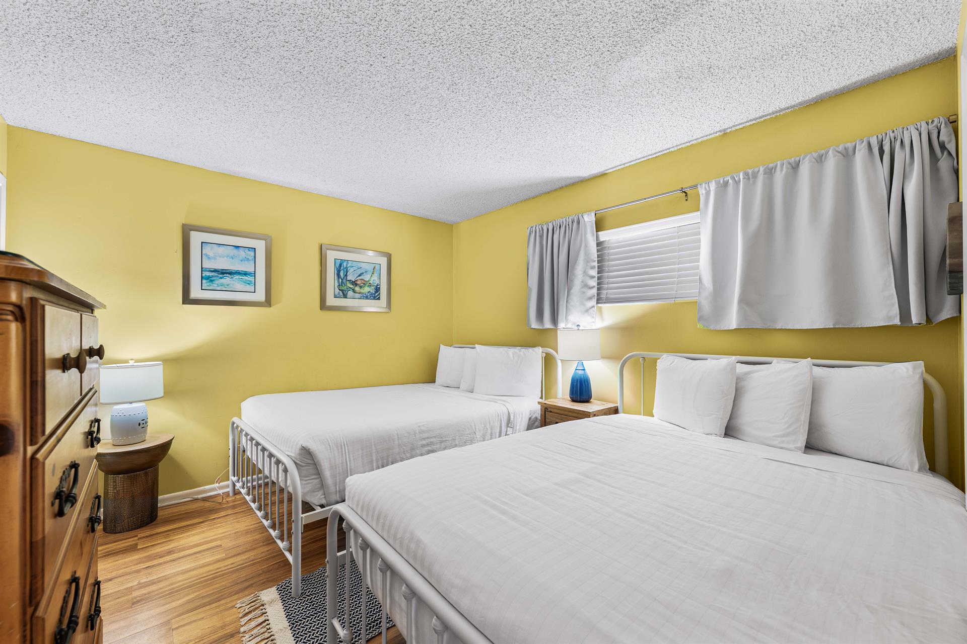 Guest Bedroom with Queen and twin bed