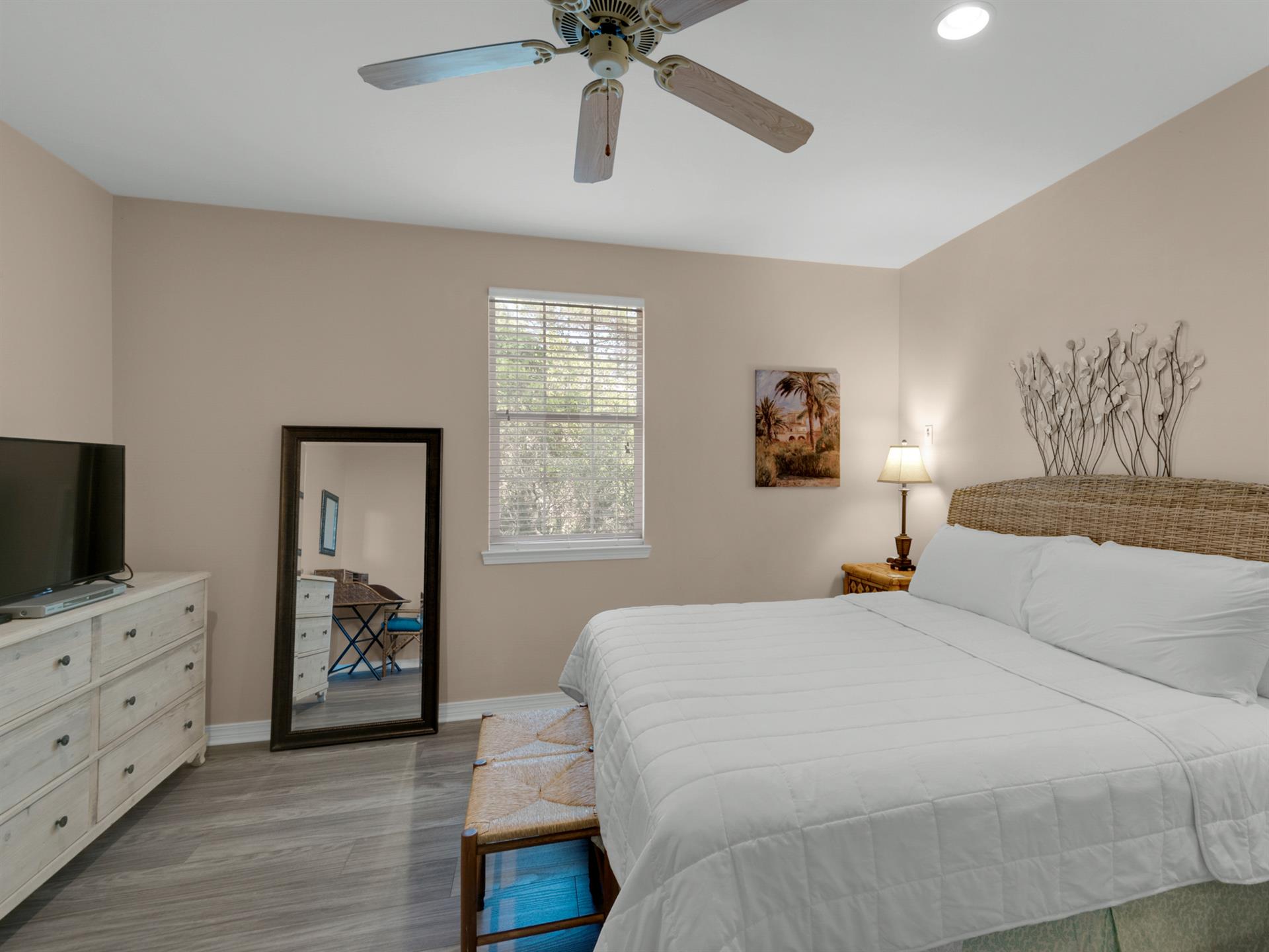 Guest bedroom with king bed
