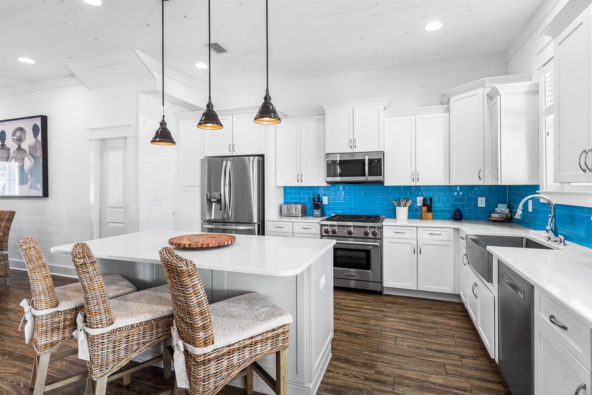 Spacious Fully Stocked Kitchen