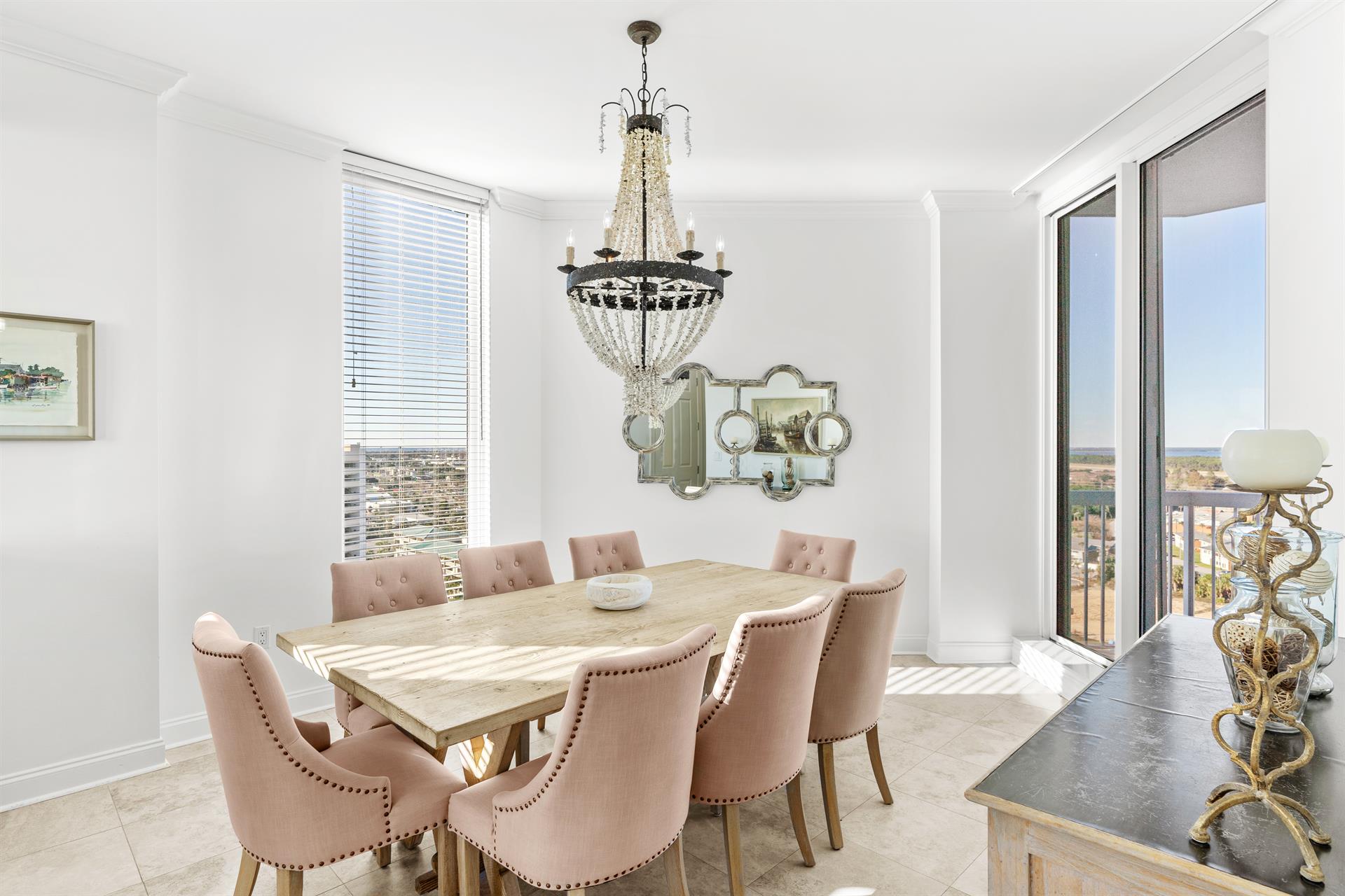 Dining Area with Seating for 8