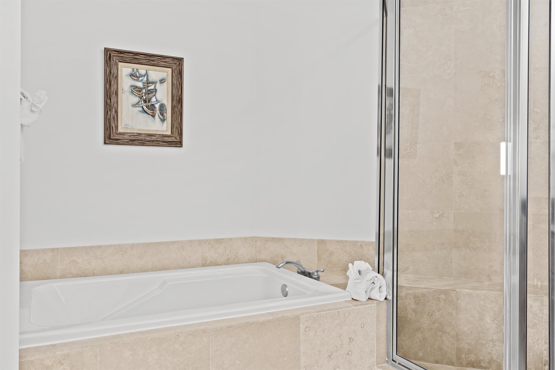 2nd Floor King Suite Bathroom