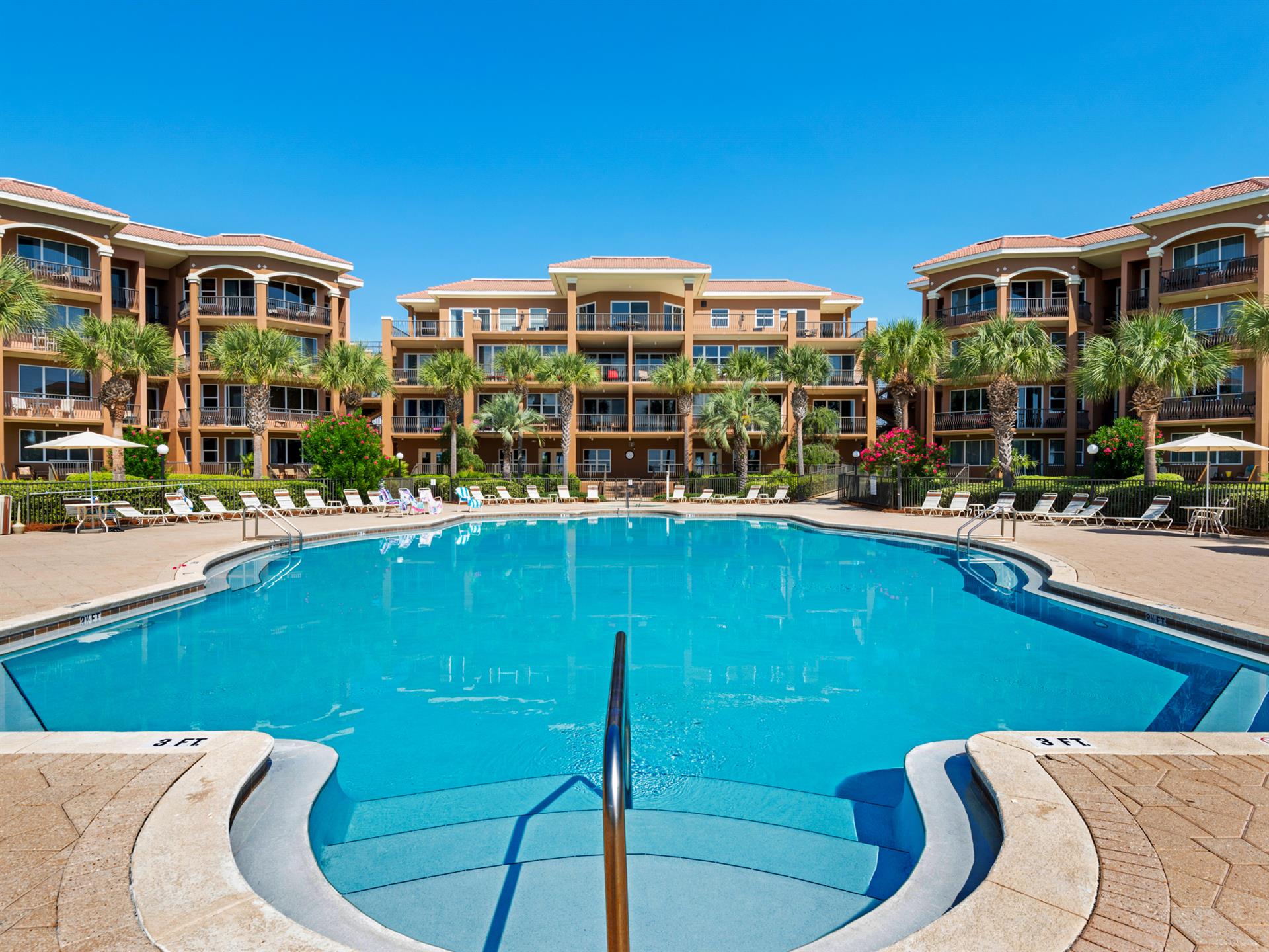 Large Inviting Community Pool