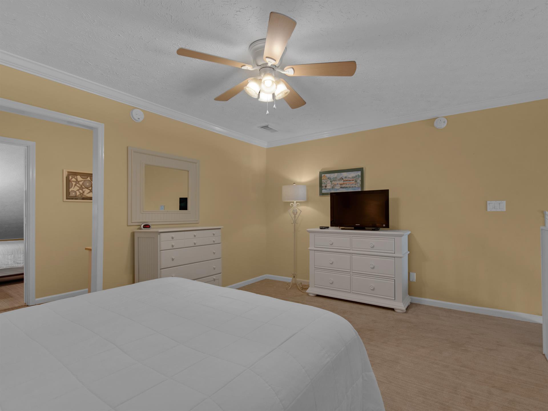 Queen Bedroom 2 in Loft