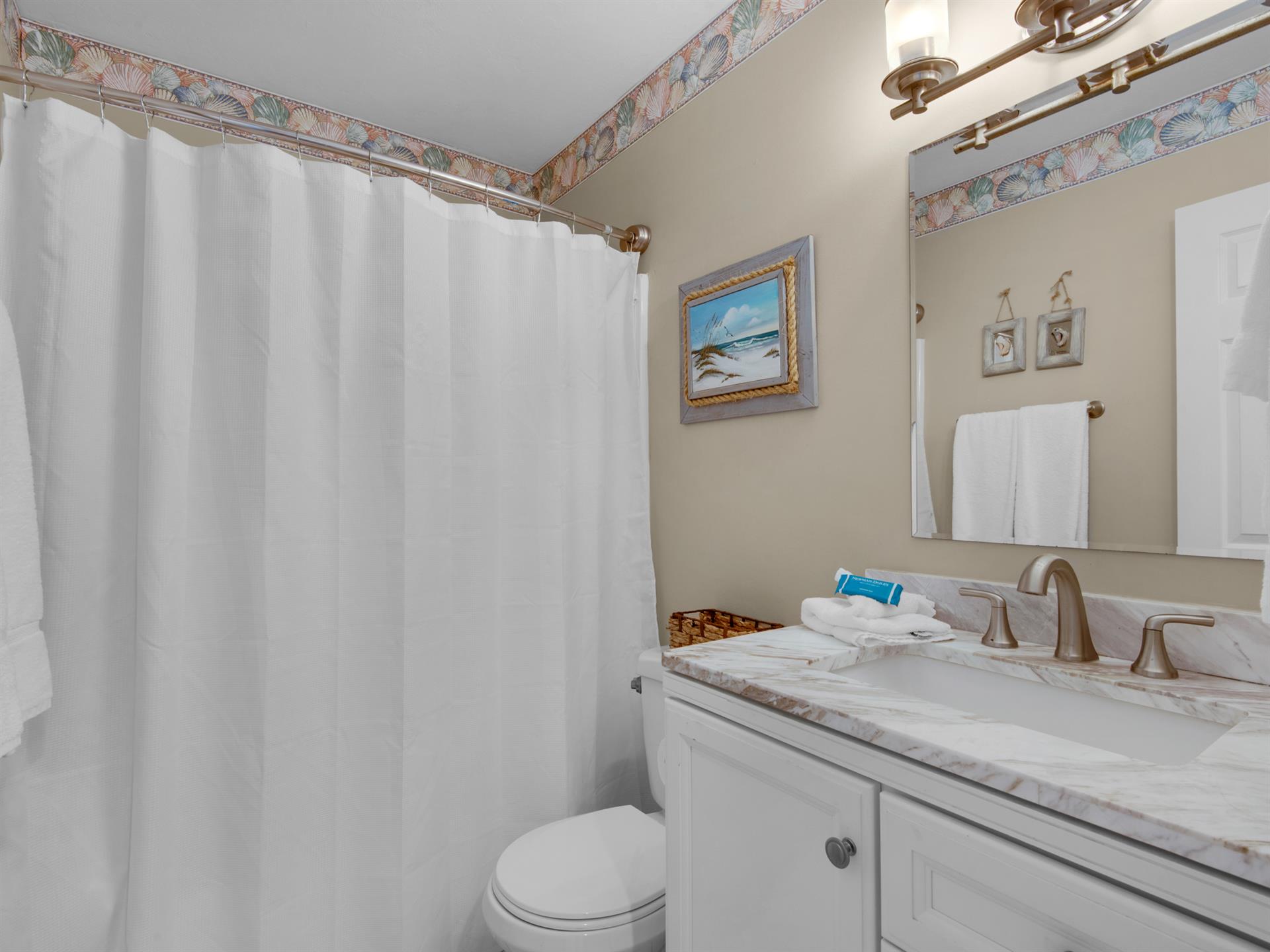 Guest Bath on 3rd fl