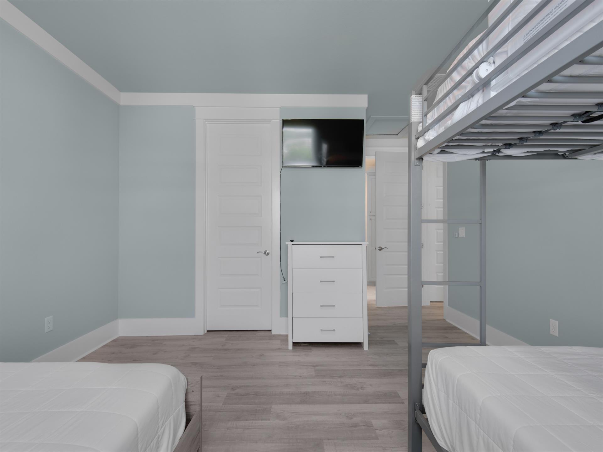 3rd floor  Guest bedroom