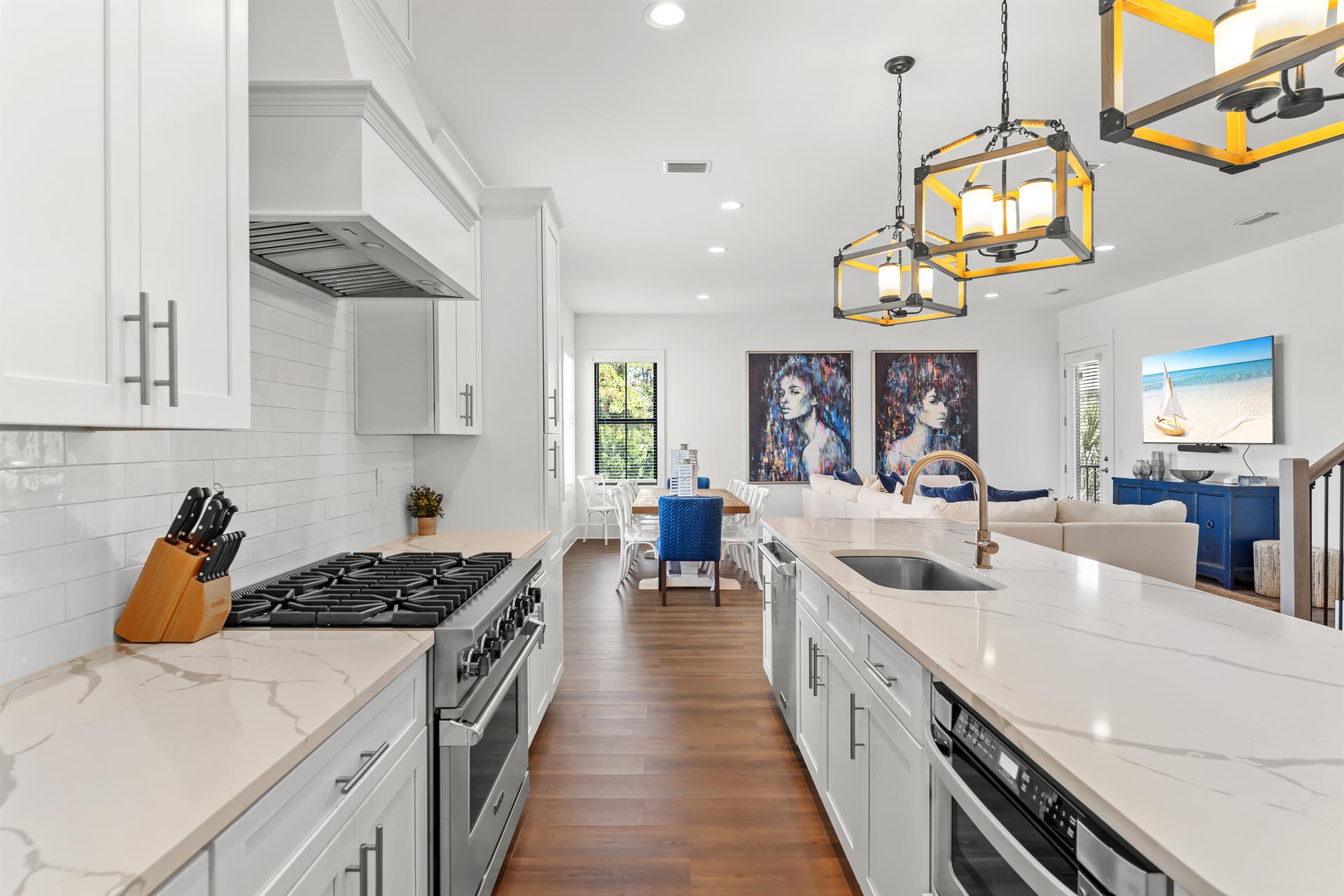 2nd floor gourmet kitchen