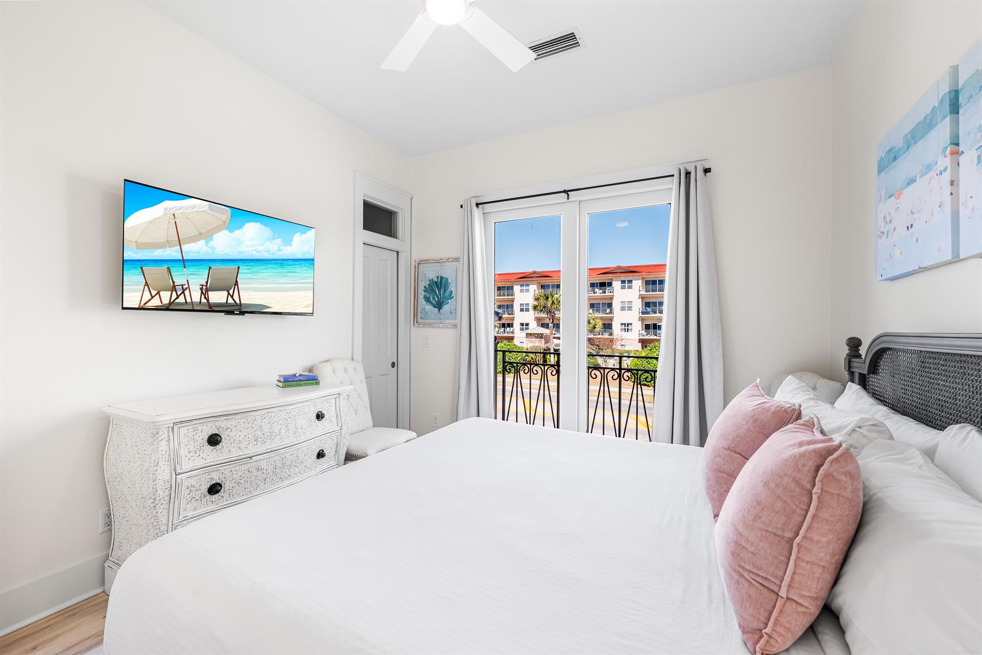 2nd Floor King Bedroom