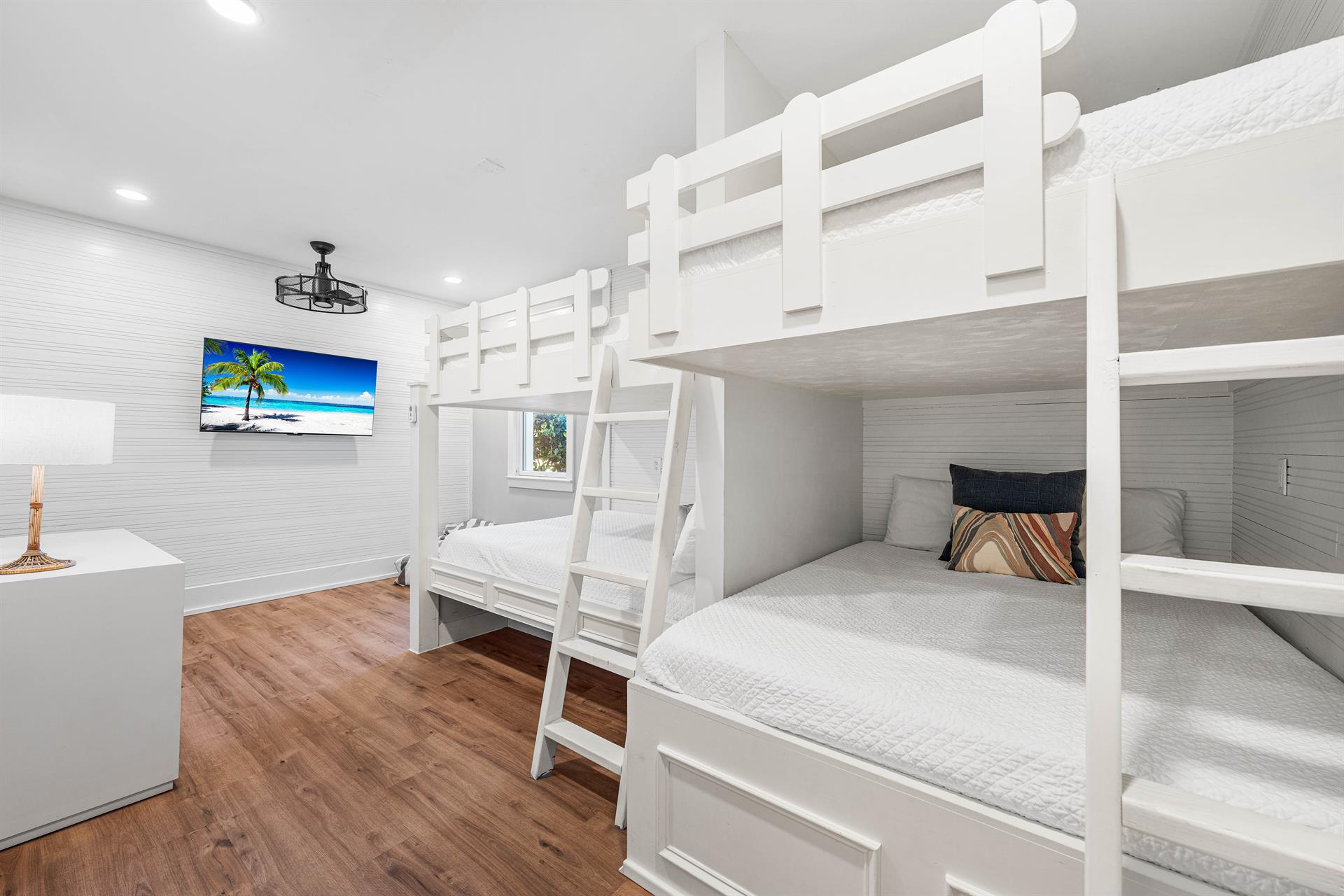 1st Floor Bunkroom with Four Queen Beds