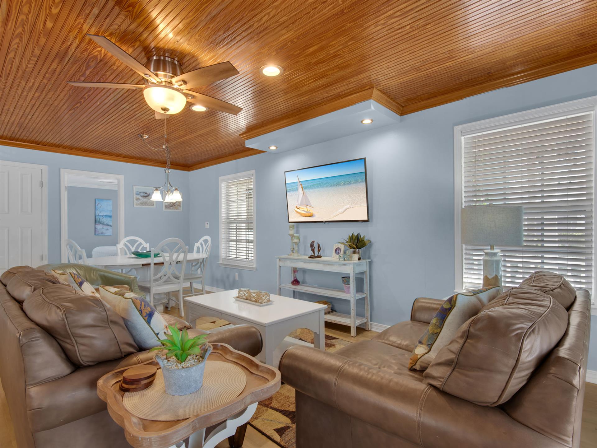 Charming Livingroom with Flat Screen TV