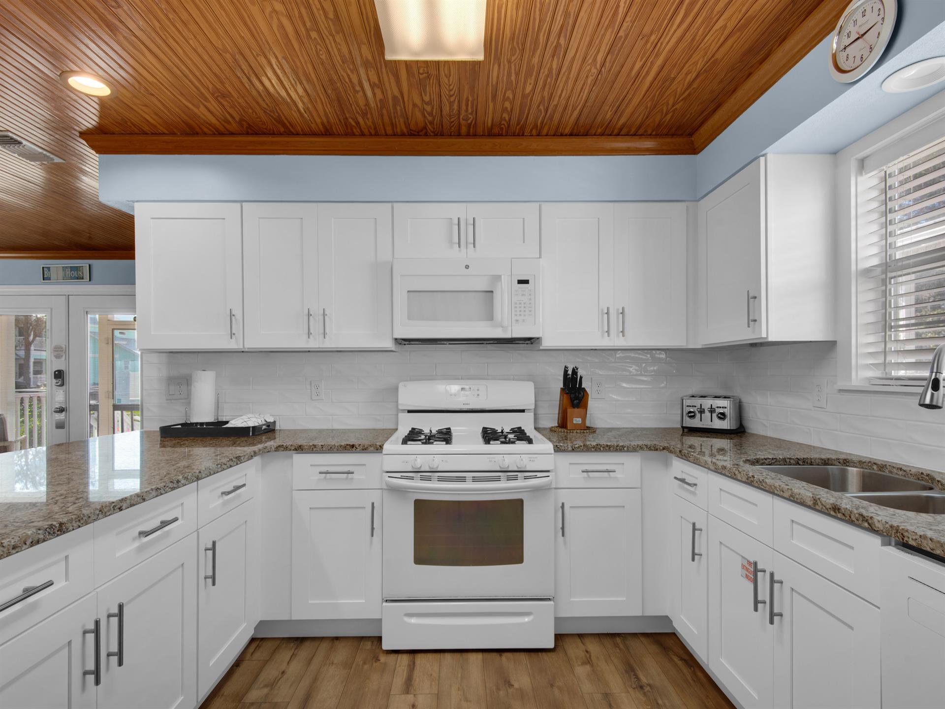 Kitchen Equipped with Everything You Need