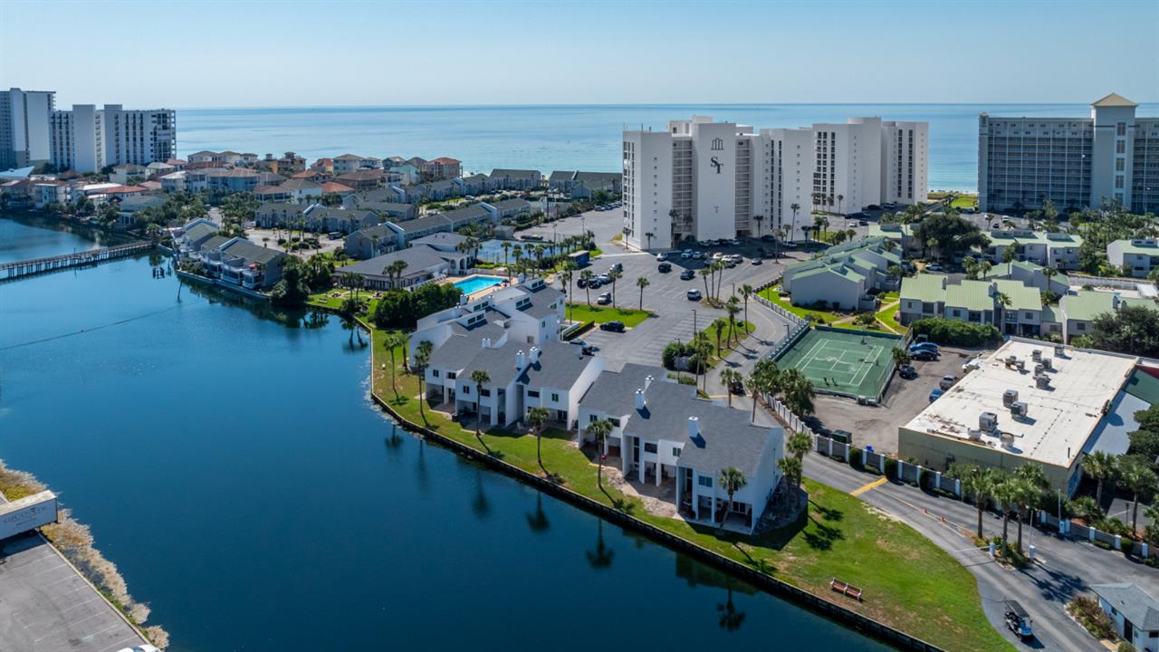 Townhomes of Shoreline Towers