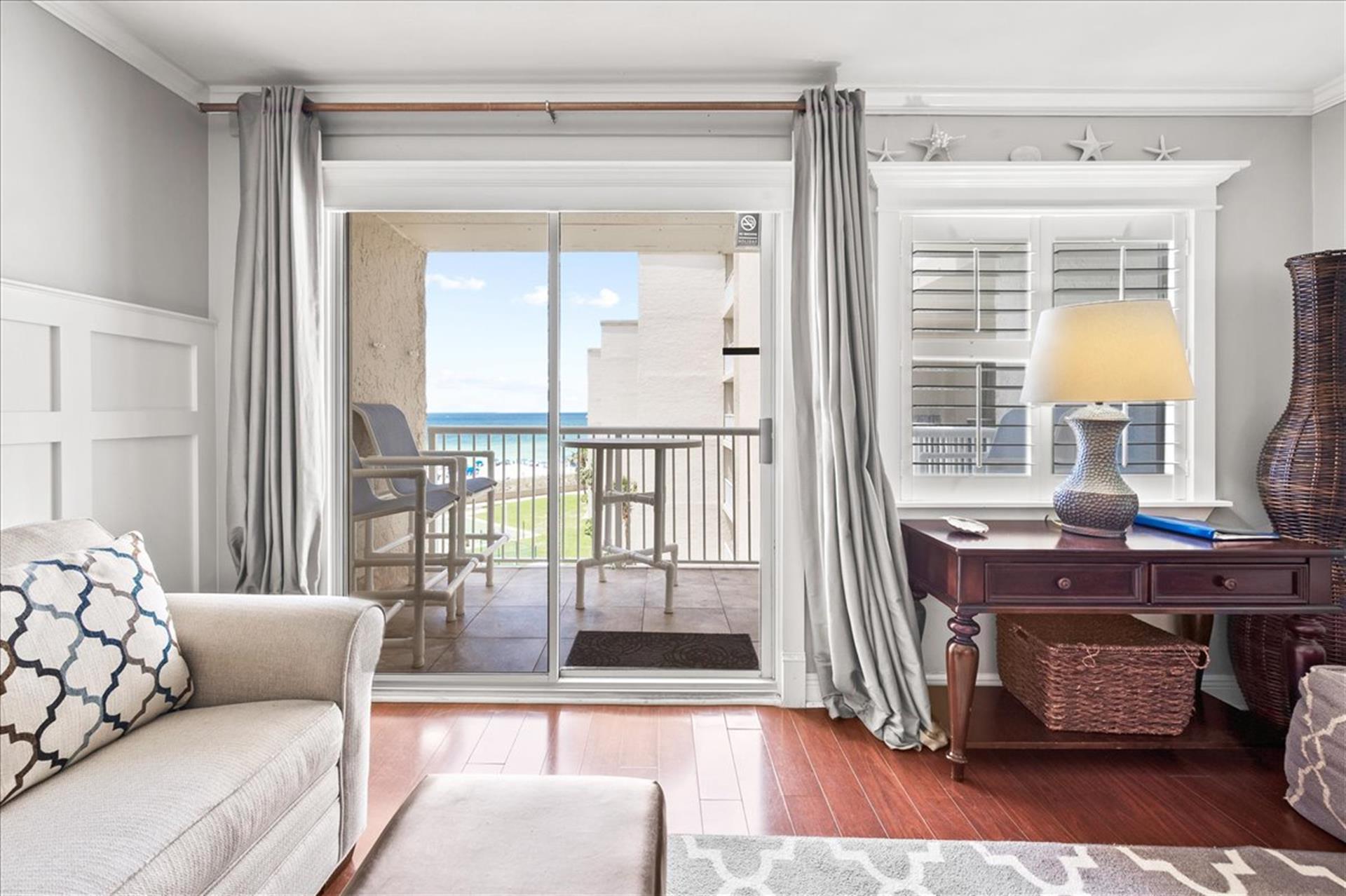 HSRC 513 Living Area With Balcony View