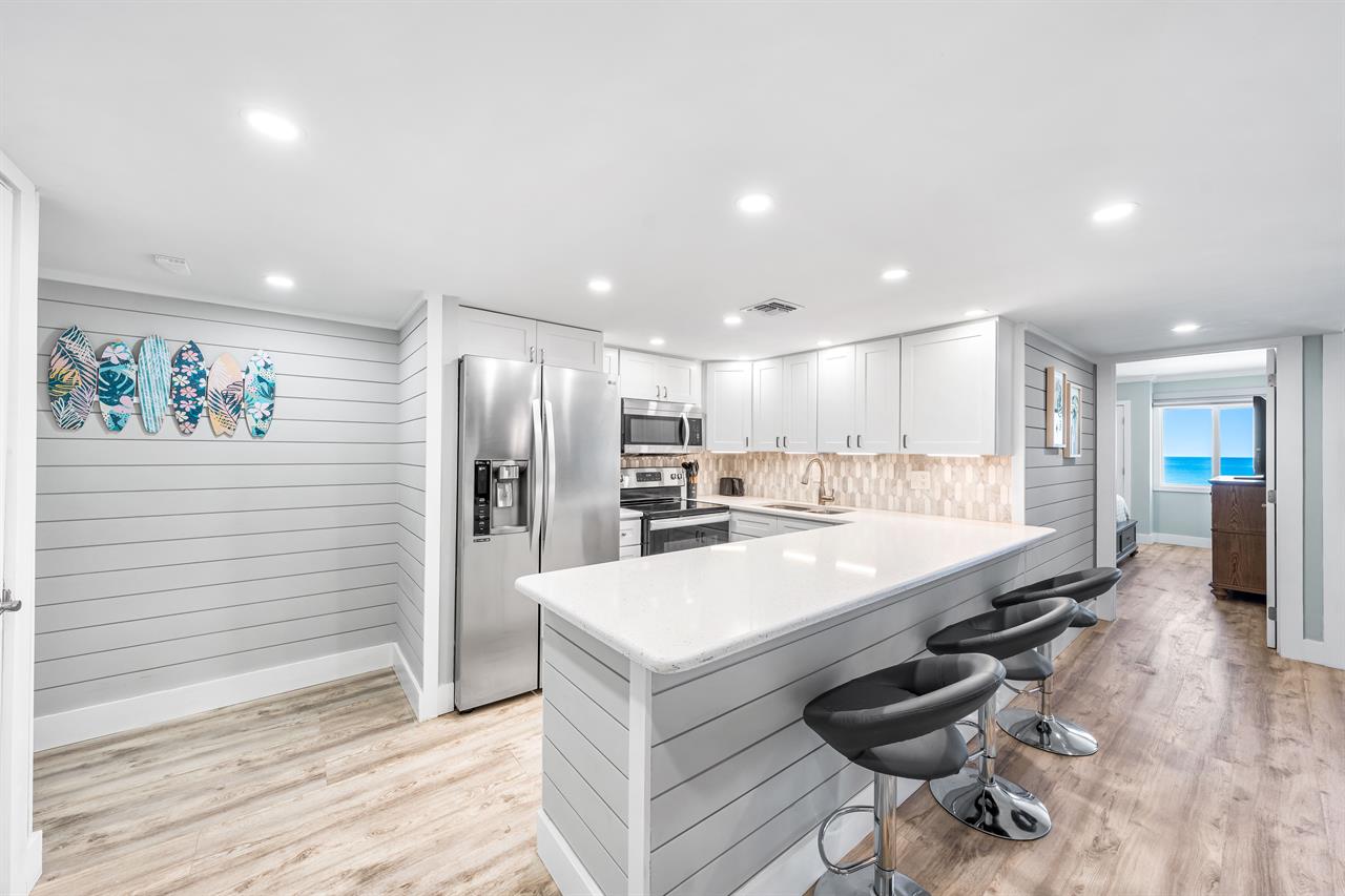 Breakfast BarKitchen