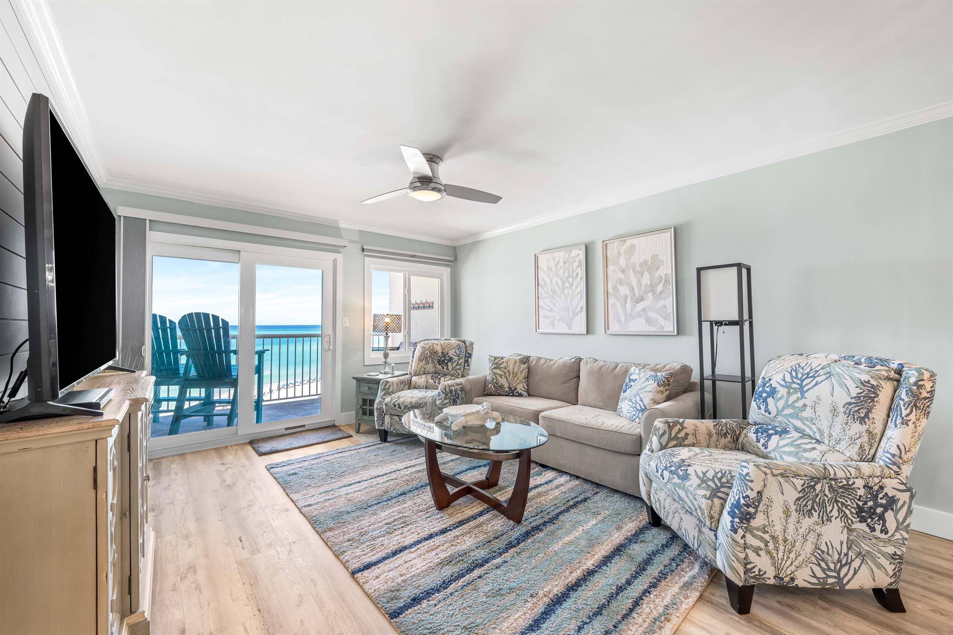 Living Room That Seats 4