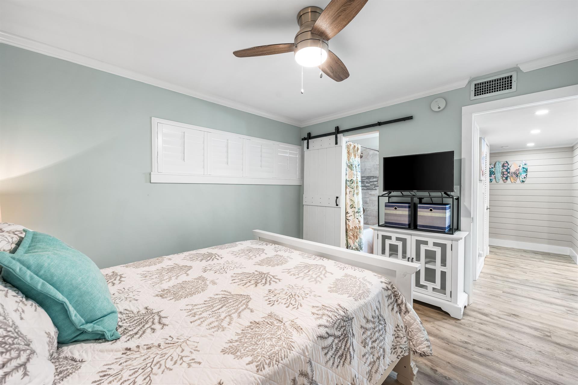 Second Bedroom With Direct Access To Bathroom