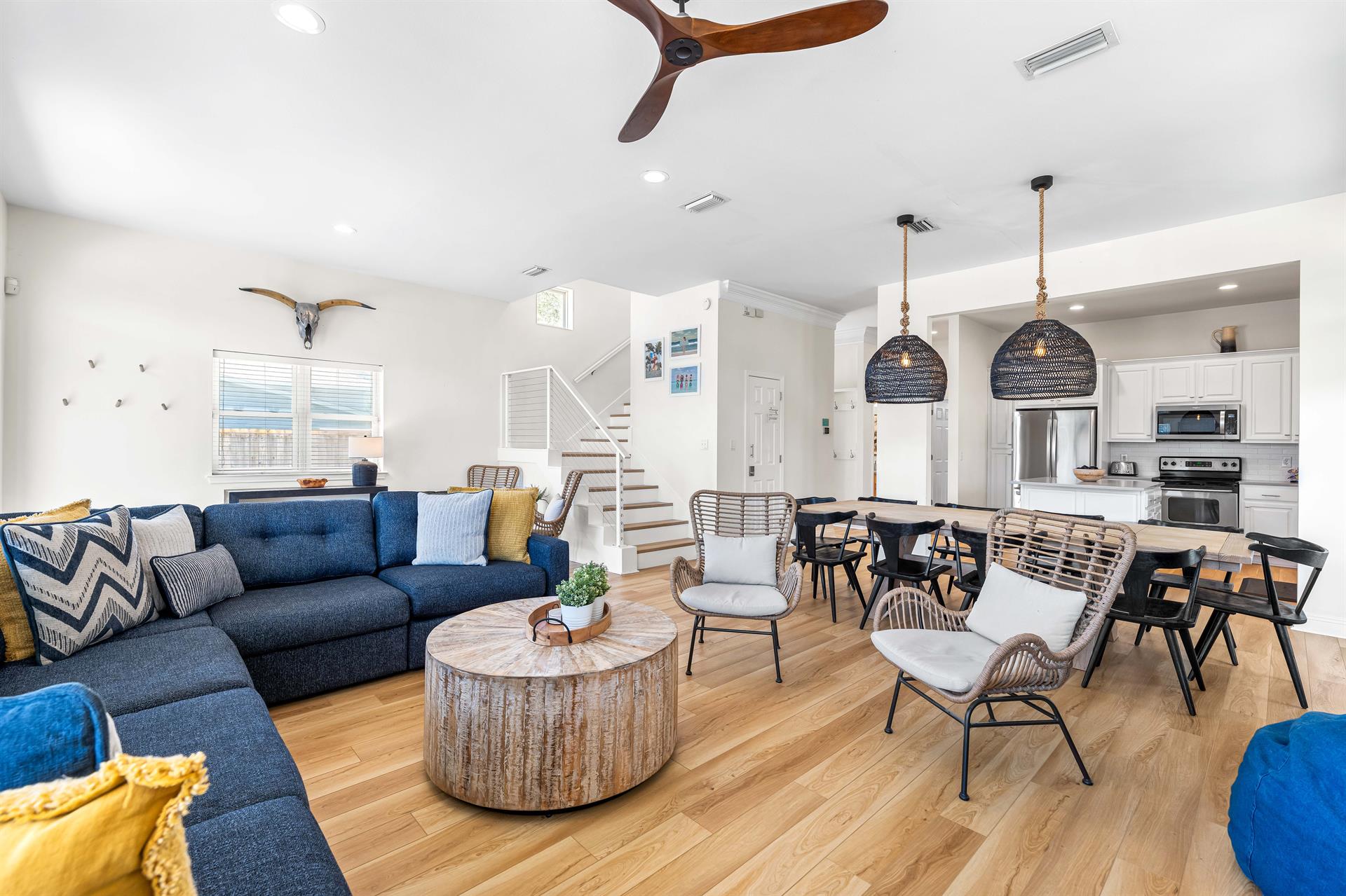 Lots of Seating options here