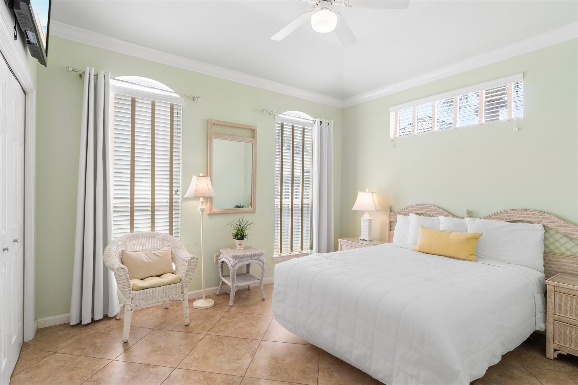 Bedroom 2 with Queen Bed