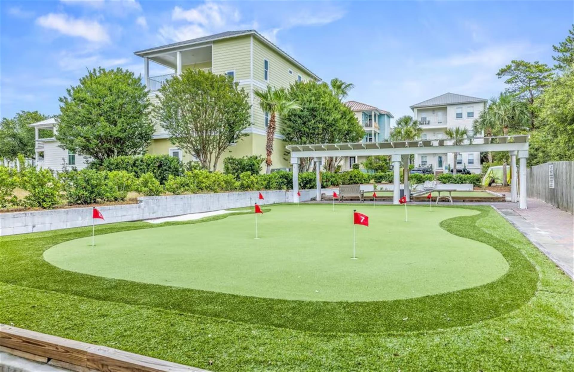 Complex Putting Green