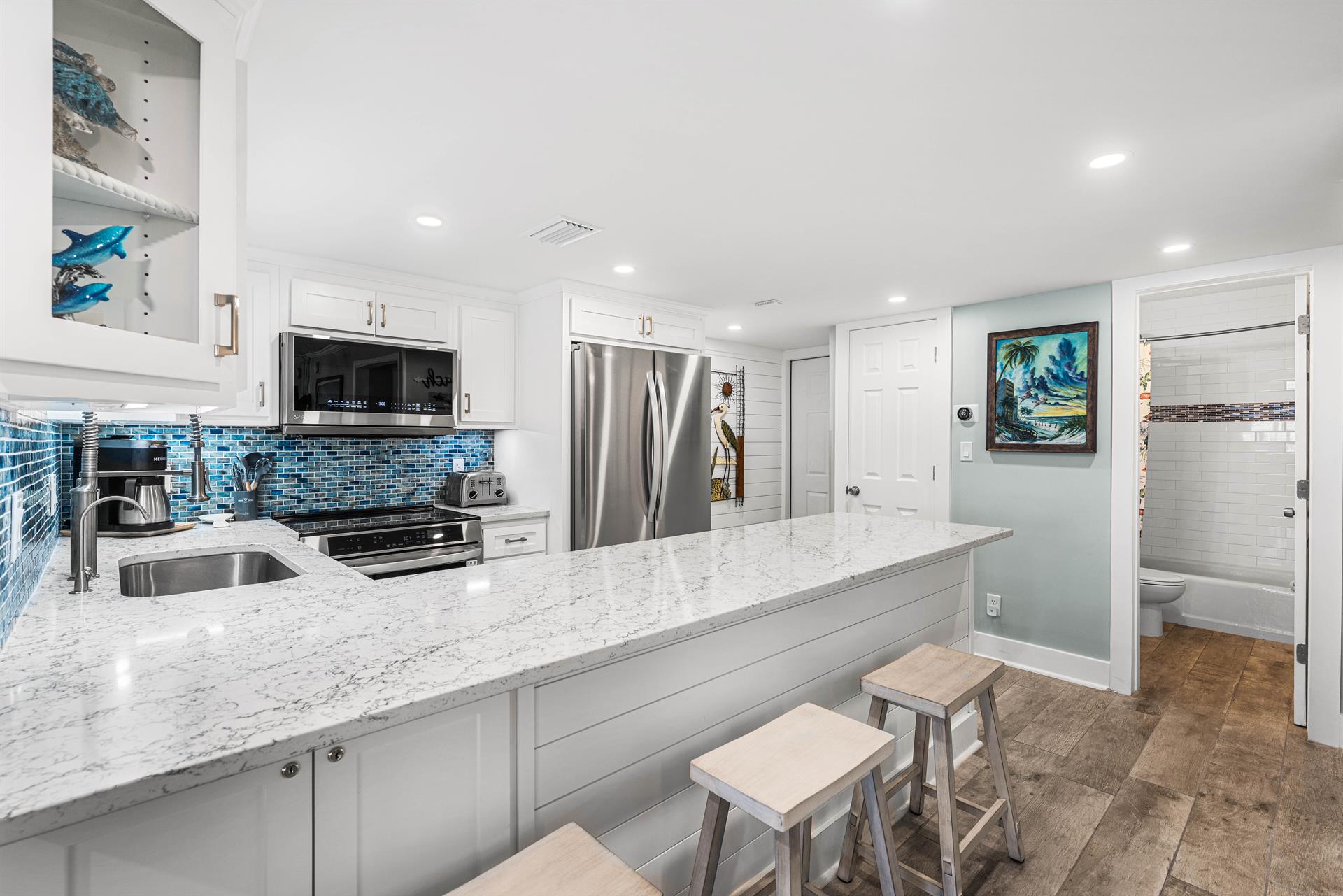 Kitchen  breakfast bar