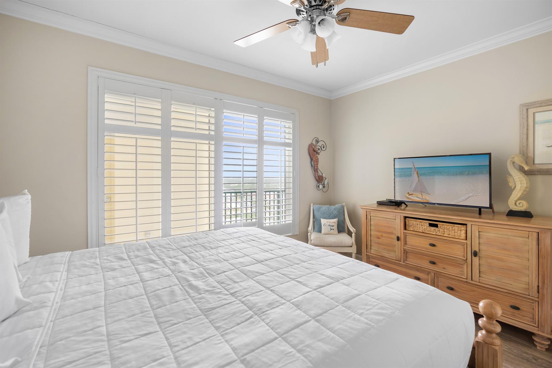 Bedroom 2 with Flat Screen TV