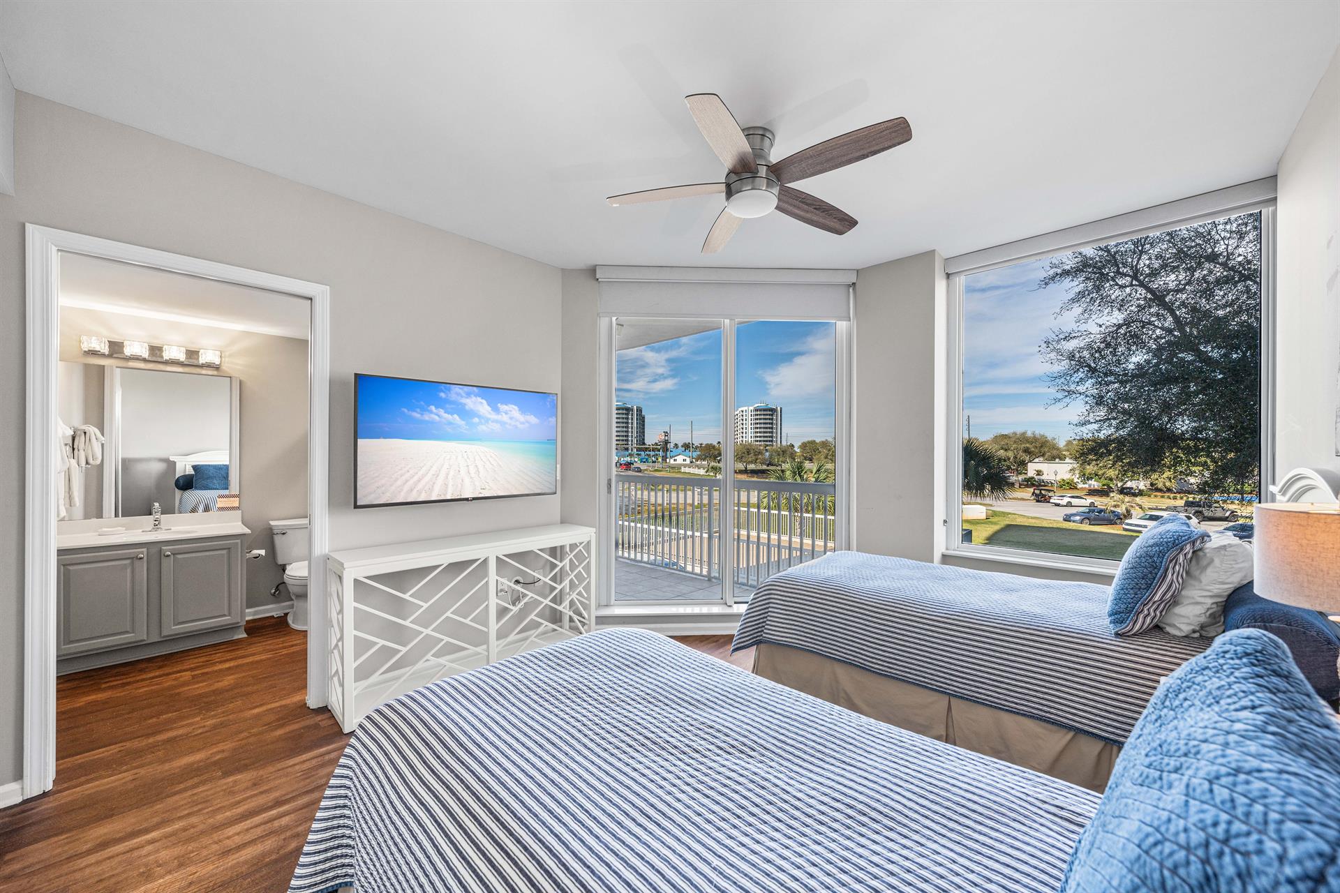 Double Twin Bedroom with Private Bathroom and Balcony Access