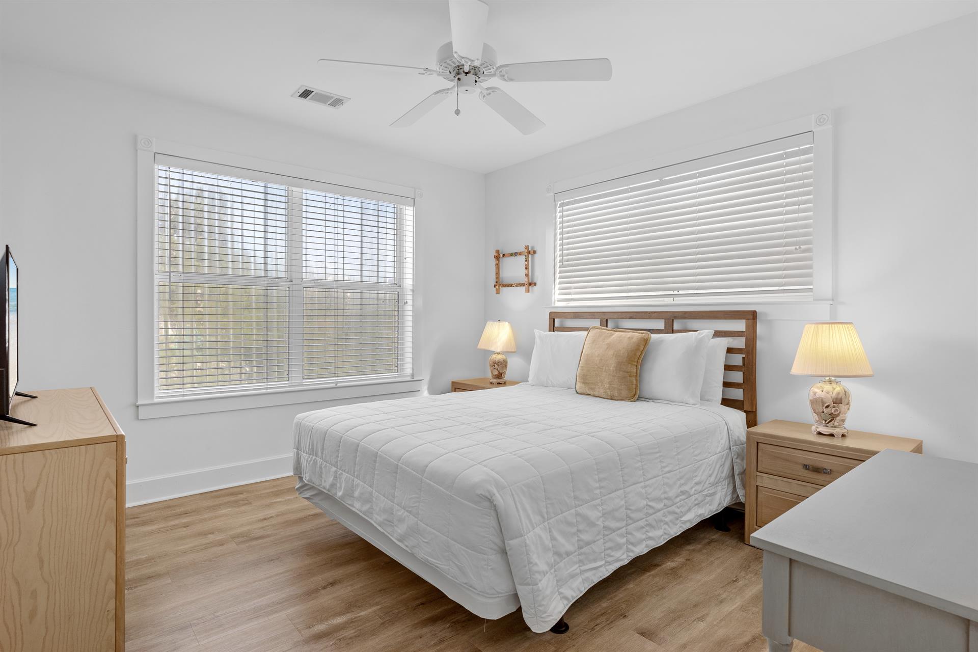 2nd Floor Queen Bedroom 2