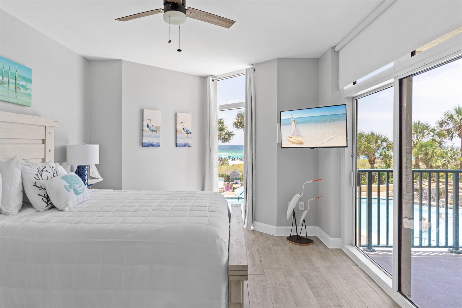 Primary Bedroom with Queen Bed