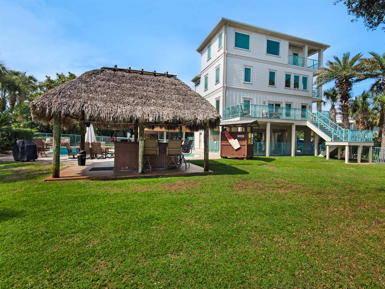 Huge Backyard with Private Tiki Hut