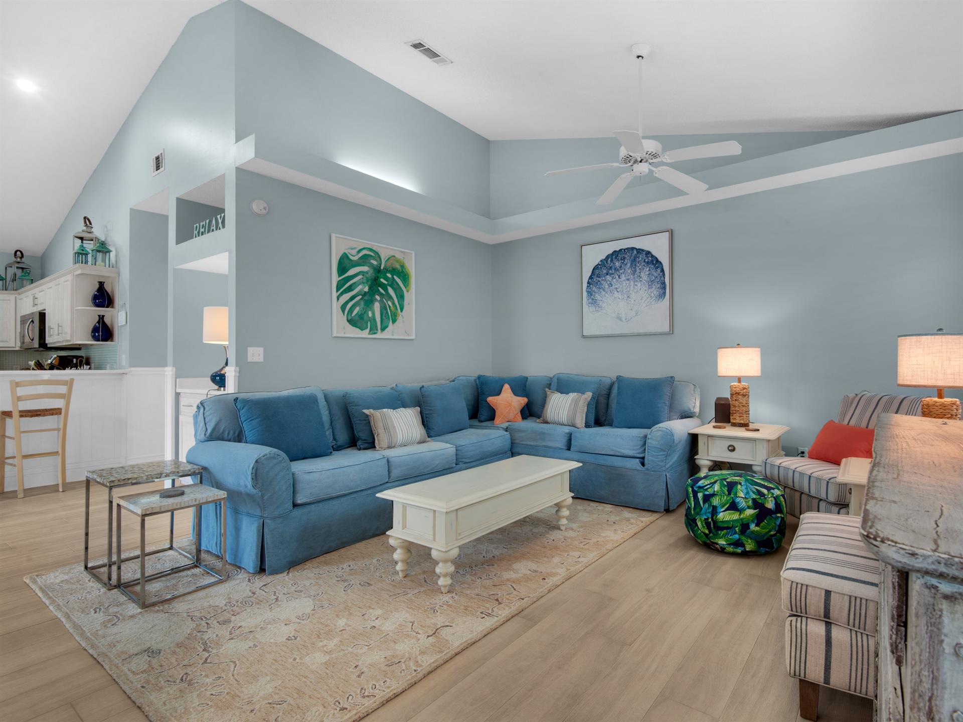 Living Area with Plenty of Seating