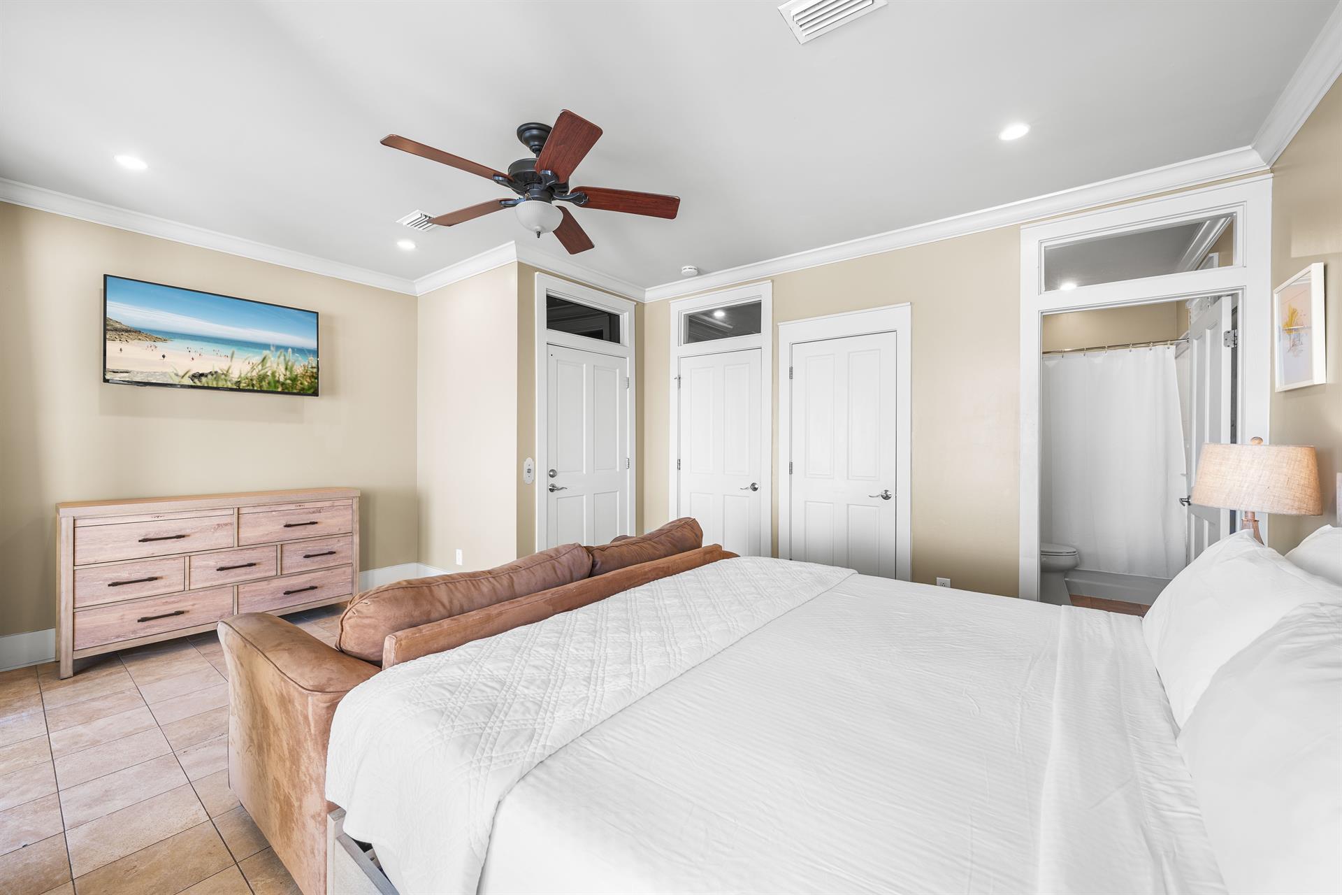 1st Floor King Bedroom with 50 Smart TV, Elevator Access, Beachfront Balcony with Splash Pool  Bathroom