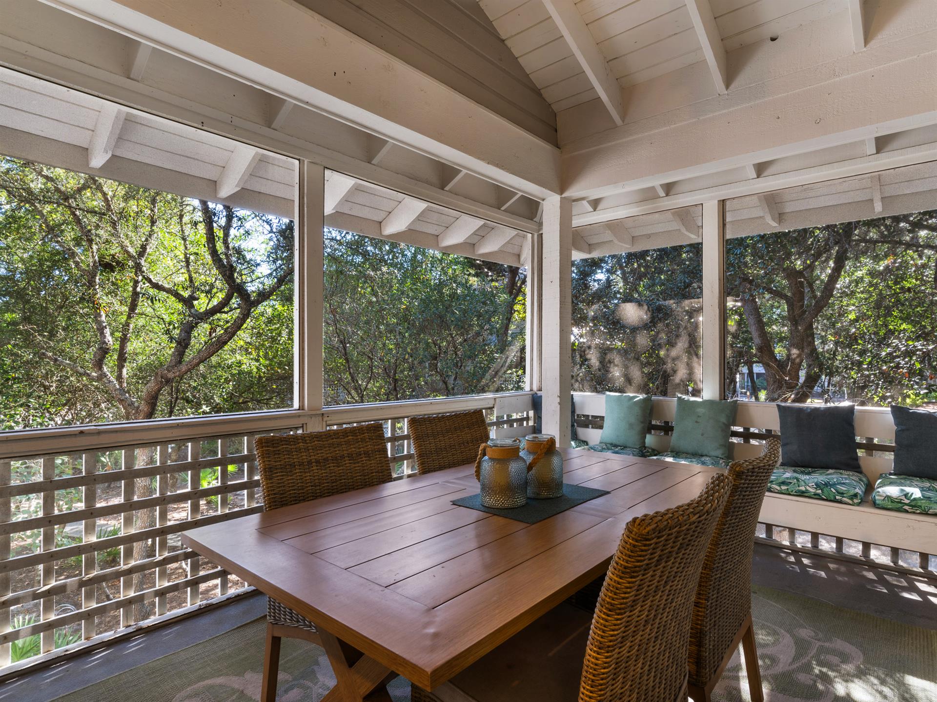 Private Serene Screened Patio