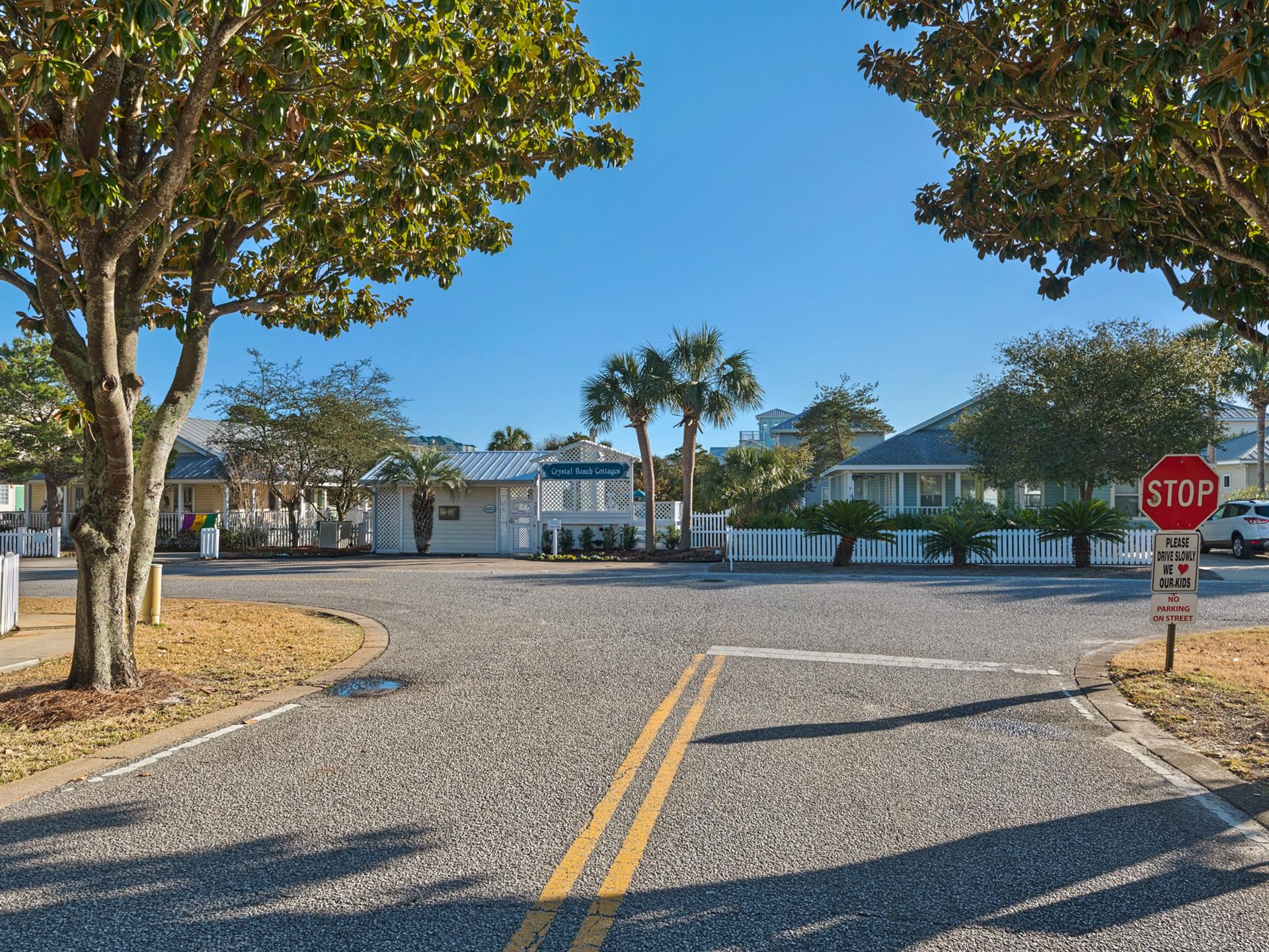 Crystal Beach Cottages Neighborhood Entrance  A Quiet Street