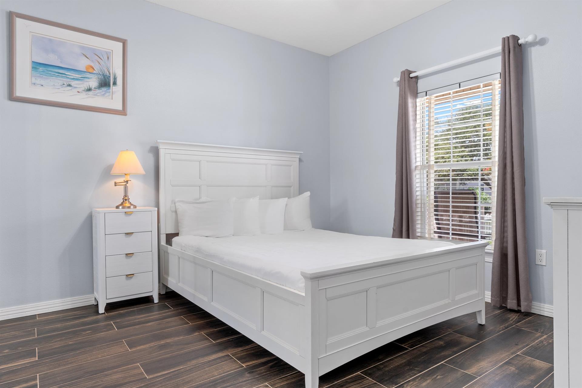 Bedroom 2 with Queen Bed