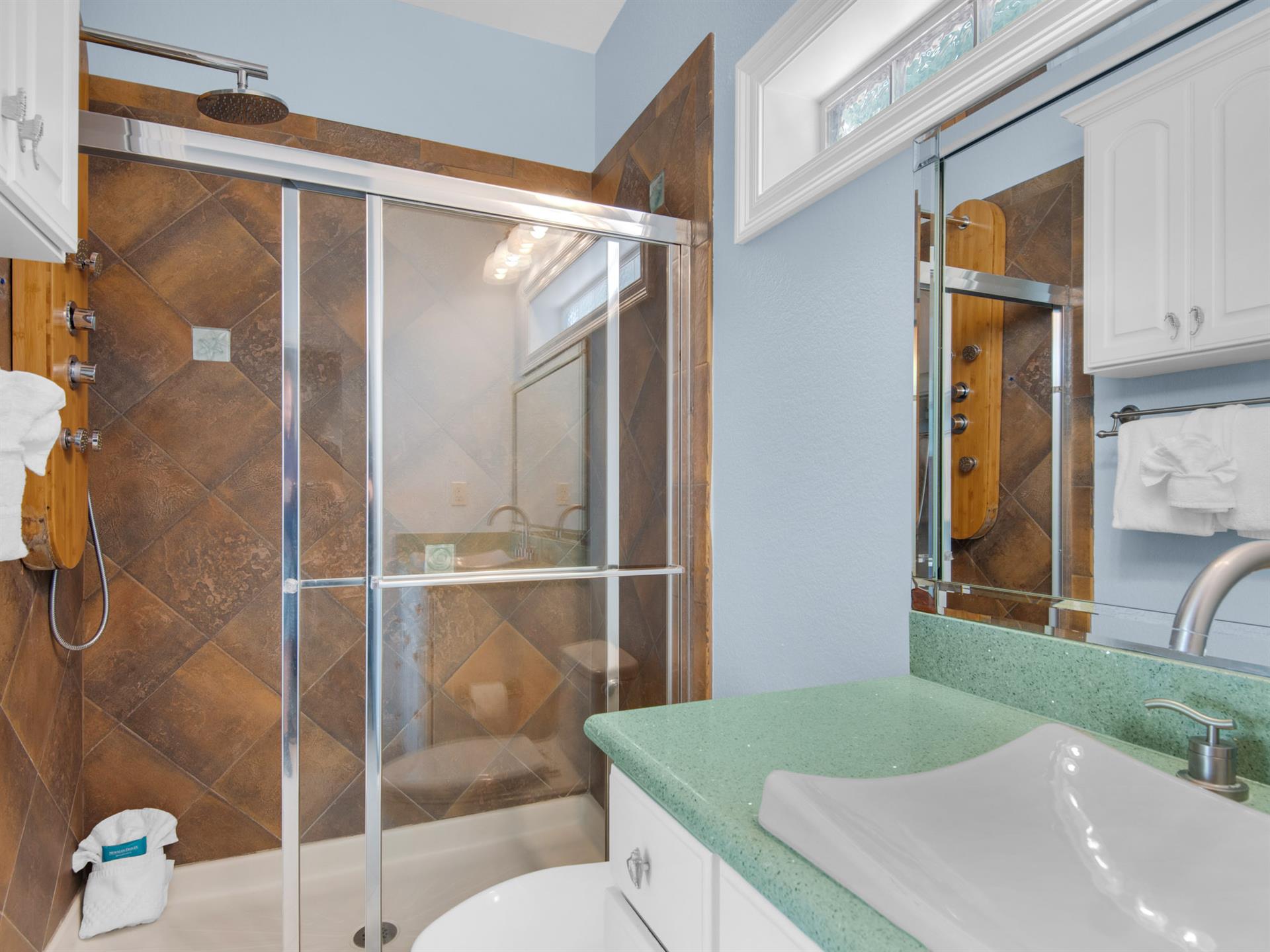 Bathroom 2  4th Floor