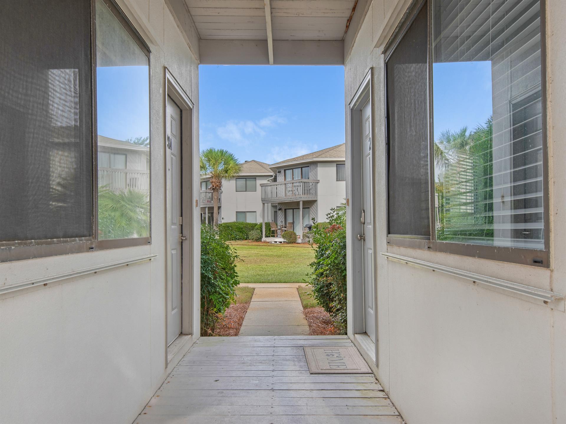 Entry to Condos 27A and 28A