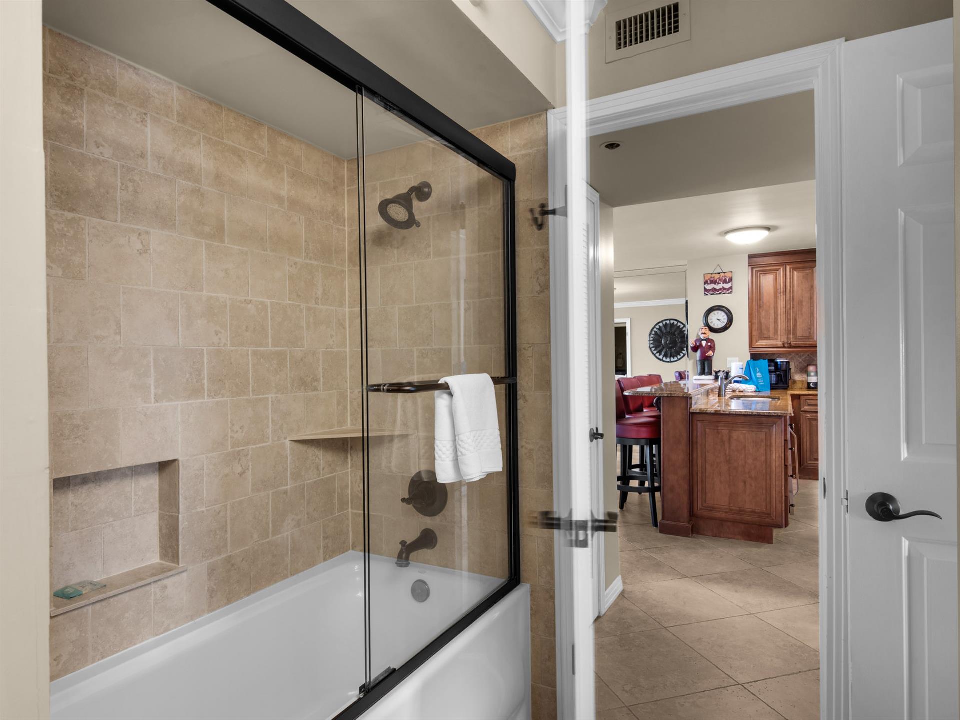 Guest Bathroom with Tub