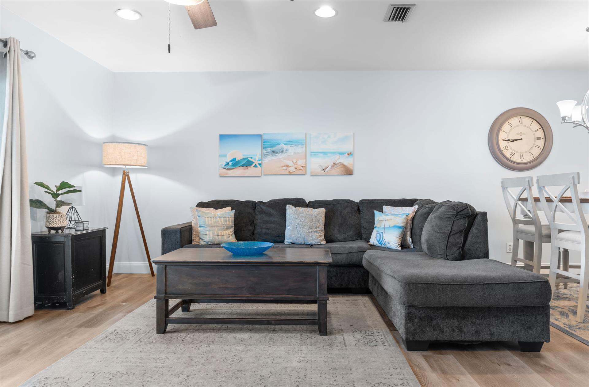 2nd Fl Living Room with Sleeper Sofa