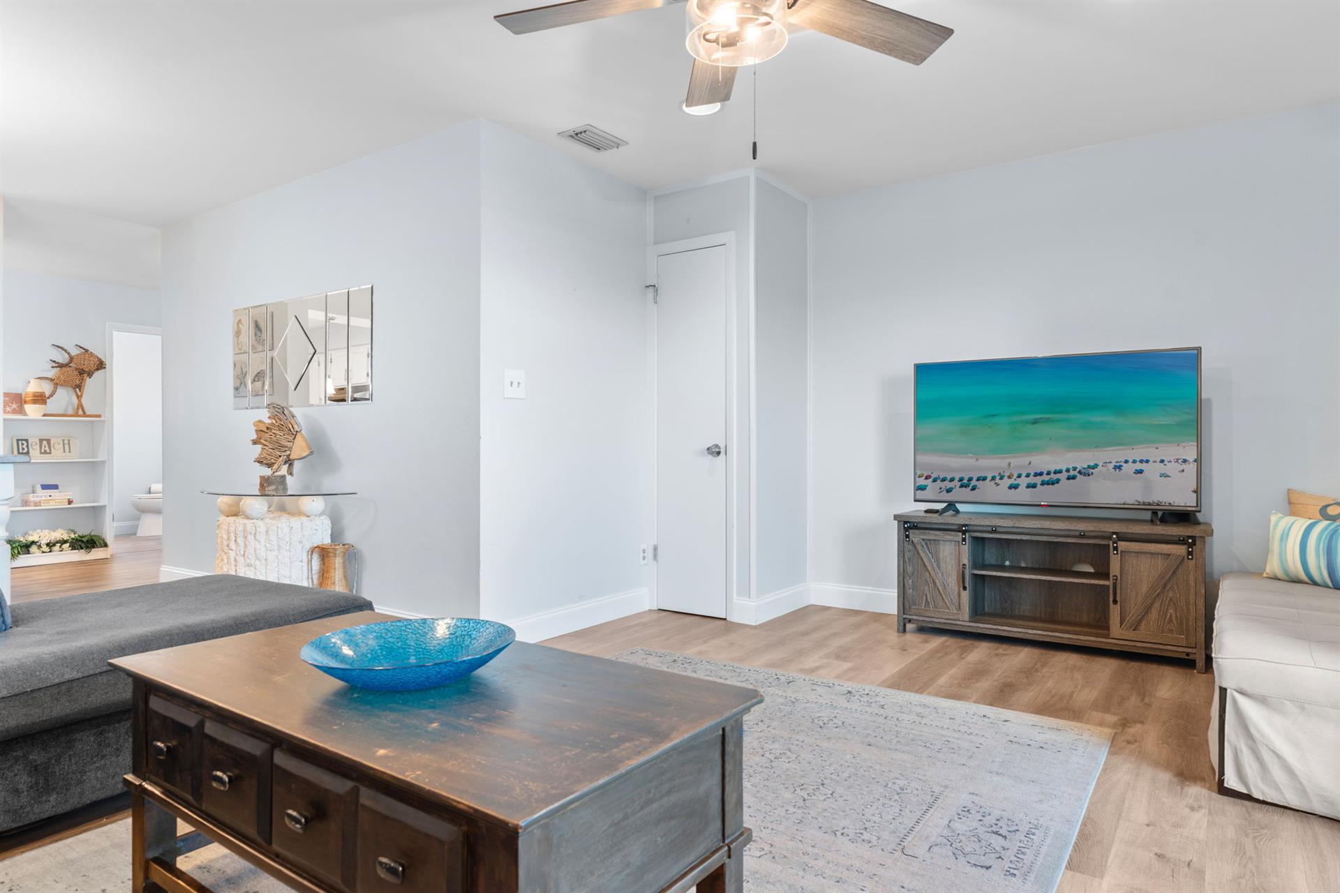 2nd Fl Living Room with Streaming Capable TV